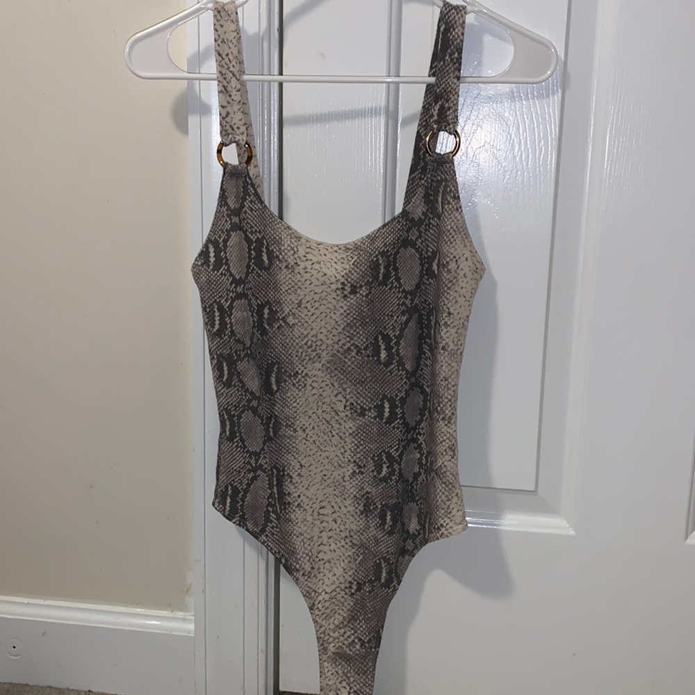 *NWT* Vestique snakeskin print o-ring strap bodysuit